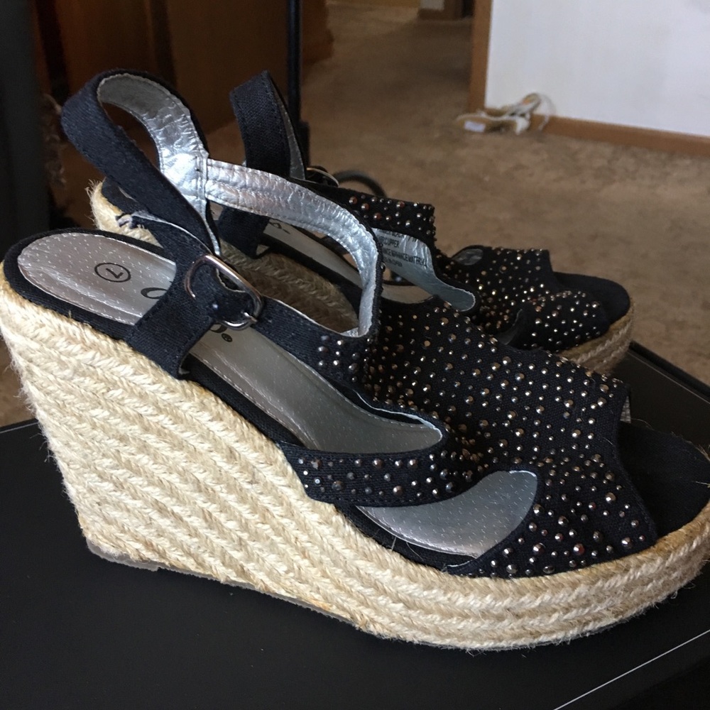 Dots black studded sandals! SZ 7